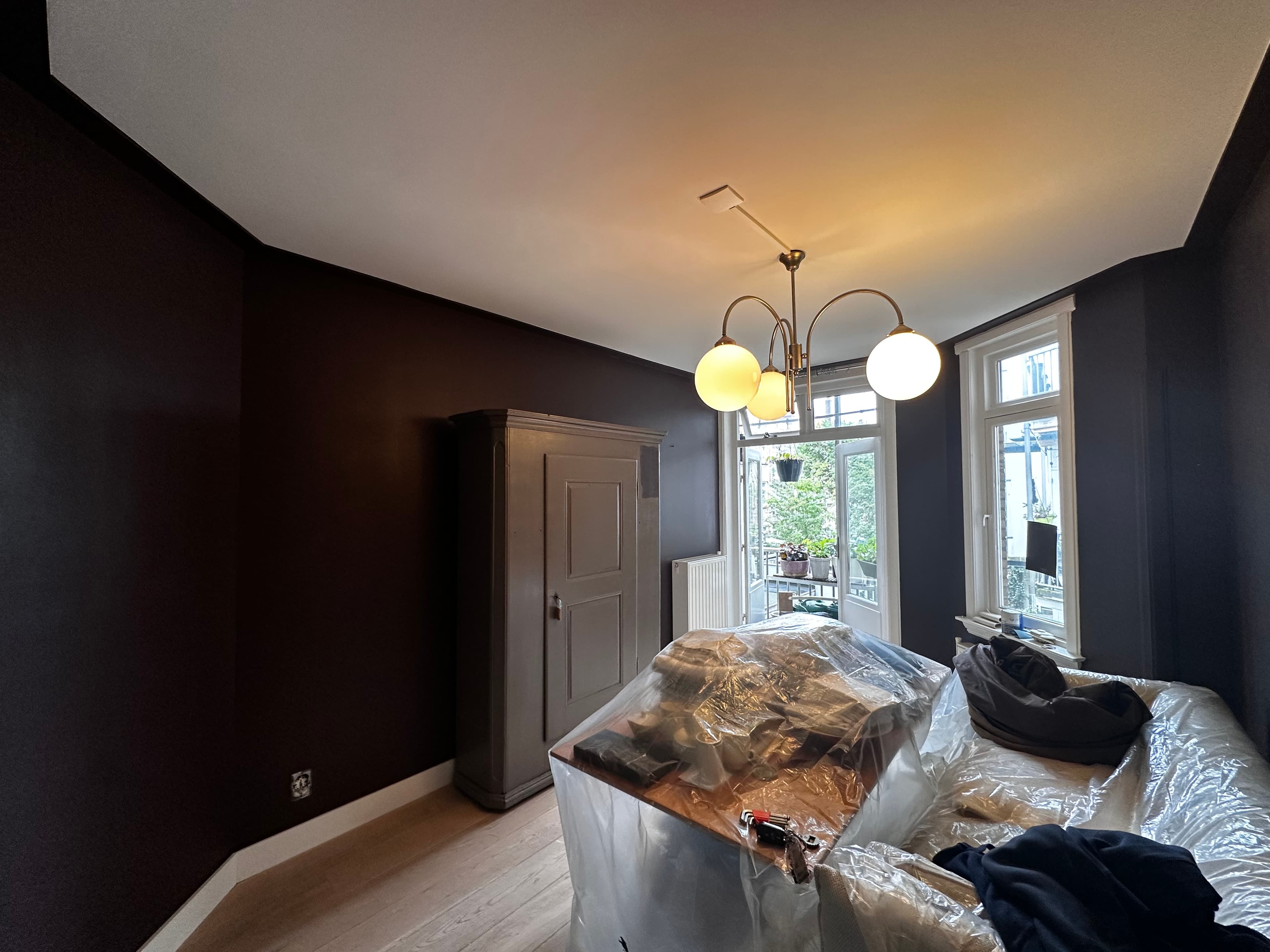 Donkere accentmuren interieur